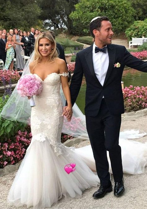 Million Dollar Listing L.A. Star David Parnes Marries Adrian Abnosi in Gorgeous French Villa Million Dollar Listing Los Angeles, Million Dollar Wedding, Million Dollar Listing, Renewal Wedding, Wedding Dresses 2020, Star David, Beautiful Wedding Gowns, Luxury Wedding Dress, Modern Wedding Dress