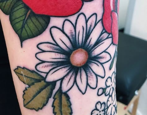 Daisy Neotraditional Tattoo, Traditional Style Daisy Tattoo, Old School Daisy Tattoo, Daisy Tattoo American Traditional, Traditional Daisy Tattoo, Kewpie Tattoo, Traditional Tattoo Outline, Daisy Tattoo Designs, Daisy Flower Tattoos