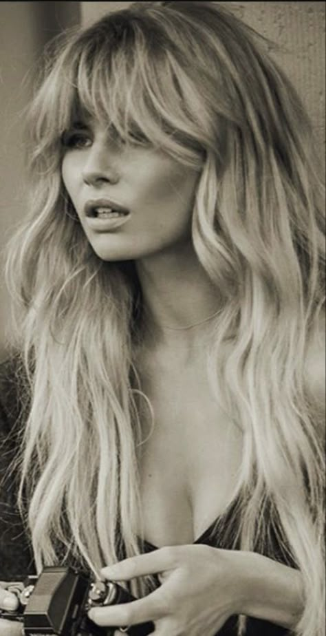 Hair, long hair, hair Inspo, healthy hair, healthy, long, wavy hair, layers, bangs, shag hair, wolf cut, heavy layered hair, hair extensions, hair serum, hair growth, hair inspo 70s Haircuts, Rocker Hair, 70s Hair, Long Hair With Bangs, Long Blonde, Long Blonde Hair, Hair Envy, Long Hair Cuts, Marie Antoinette