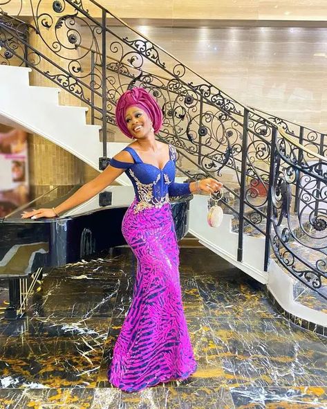 Corset Asoebi Styles: 30 Gorgeous Ideas for Your Next Owambe Corset Asoebi Styles, Corset Asoebi, Lace Asoebi, Owambe Styles, Asoebi Style, Aso Ebi Lace Styles, Lace Collection, African Lace Styles, African Fabric Dress