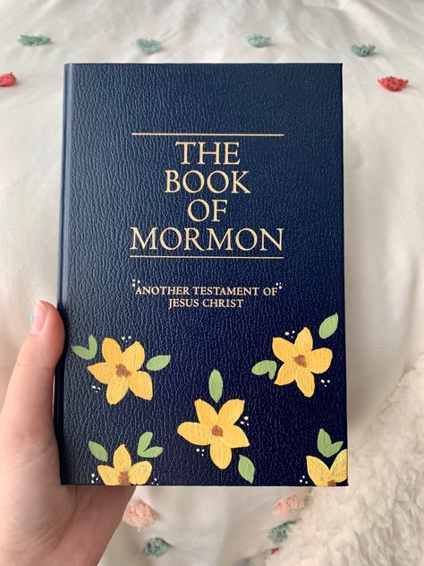 Book of Mormon paint inspo:)) Book Of Mormon Decorations, Decorating Book Of Mormon Cover, Book Of Mormon Painted Cover Simple, Painting On Book Of Mormon, Paint Book Of Mormon, Lds Drawings, Book Of Mormon Painting Ideas, Book Of Mormon Cover Art, Painting Book Of Mormon Cover