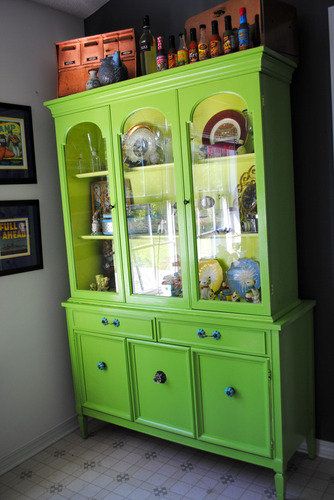 Lime Green Furniture, Lime Green Kitchen, Green Cabinet, Green Kitchen Decor, Homemade Furniture, Green China, Green Furniture, Green Cabinets, White Room