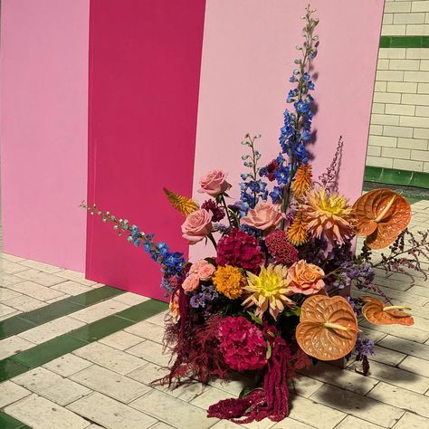 Alter Arrangement for Sharean and Becky @victoriabaths 💃💍❤️ Amaranthus 'Velvet' Amaranthus 'Trailing Red' Asparagus Fern Red Dahlia 'Omega' Delphinium 'Blue Emerald' Kniphofia 'Alcazar' Hydrangea 'Ruby Red' Spray Roses 'First Date' Limonium Rosa 'Hermosa' Celosia 'Rima' Orange Tagetes Anthurium 'Terra' #foamfree Delphinium Blue, Red Dahlia, Asparagus Fern, Blue Emerald, Spray Roses, Delphinium, Ruby Red, Dahlia, Fern