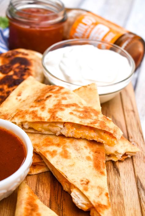 Taco Bell Chicken Quesadilla Recipe, Taco Bell Chicken Quesadilla, Taco Bell Chipotle Sauce, Chicken Quesadillas Taco Bell, Taco Quesadilla, Quesadilla Sauce, Instant Pot Chicken And Rice, Taco Bell Quesadilla, Cheese Quesadilla Recipe