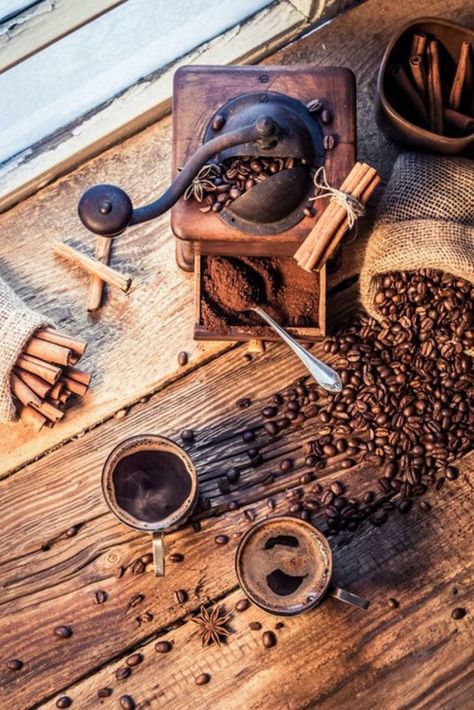 Pause Café, Coffee Pictures, Coffee Photos, Coffee Photography, Chocolate Coffee, Coffee Cafe, Coffee Grinder, Coffee Love, Vintage Coffee