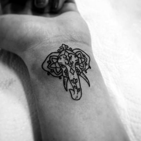 Lovely and Cute Elephant Tattoo Design (18) Cute Elephant Tattoo, Tattoo Elephant, Small Henna, Super Tattoo, Elephant Tattoo Design, Elephant Face, Tattoo Trend, Flame Tattoos, Stylish Tattoo