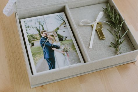 Photo Packaging Ideas Photographers, Photography Packaging Ideas, Wedding Photographer Packages, Vienna Wedding, Photographer Packaging, Wedding Packaging, Package Photography, Photo Packaging, Wedding Photography Checklist