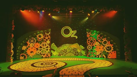 Wizard Of Oz Set Design, Wizard Of Oz Set, Wizard Of Oz Play, Wizard Of Oz Musical, Wizard Of Oz Movie, The Yellow Brick Road, Theatre Design, Brick Road, The Wizard Of Oz