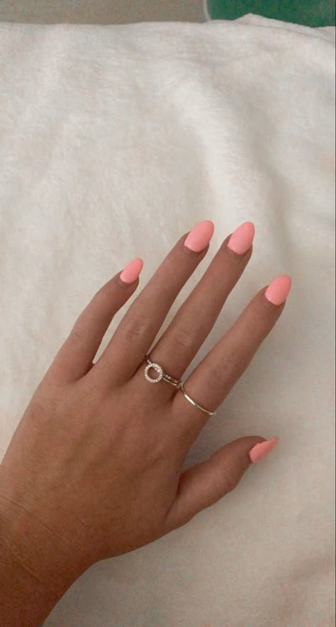 Coral Pink Almond Nails, Coral Almond Acrylic Nails, Short Almond Solid Color Nails, Back To School Nails Solid Colors, Simple Summer Nails Solid Color, Nail Colors To Make You Look Tan, Neutral Nails Summer 2024, Coral Almond Nails, Pink Nails Short Almond