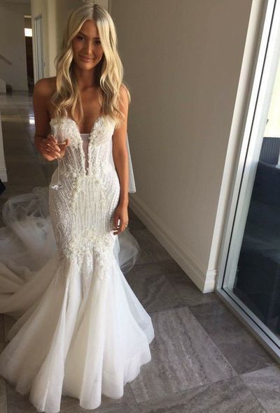 Pallas Couture, Bridal Dresses Lace, White Wedding Dress, Wedding Dresses Beaded, Beaded Wedding, Beauty Dress, Perfect Wedding Dress, Mermaid Dresses, Bridal Lace