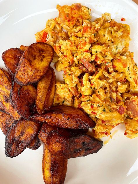 African Breakfast, Easy Food Dishes, Haitian Recipes, Fried Plantain, Nigeria Food, Ghana Food, African Recipes Nigerian Food, Skillet Dinner Recipes, African Cooking