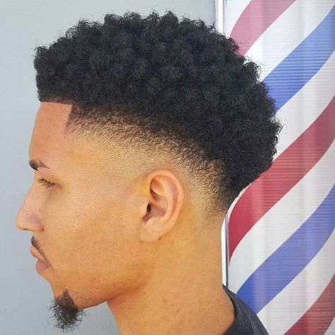 Drop Fade Afro http://www.99wtf.net/men/trend-mens-haircuts-2017/ Black Man Haircut Fade, Black Haircut Styles, Fade Haircut Styles, Afro Hairstyles Men, Afro Fade, Drop Fade Haircut, Black Hair Cuts, Curly Hair Fade, Drop Fade