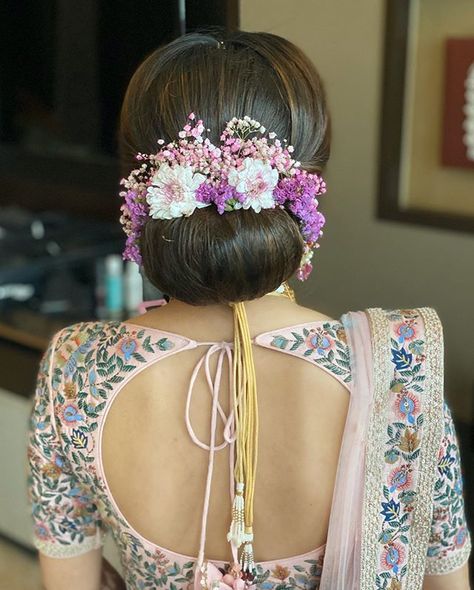 20+ Stunning Backless Blouses To Bookmark While You #StayHome! | WedMeGood Hairstyles With Lehenga, Bridal Bun Hairstyle, Juda Hairstyles, Bridesmaid Bun, Blouses Pattern, Bun Ideas, Flower Bun, Hair Styels, Bridal Bun