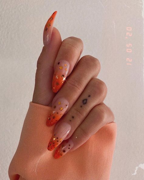 Orange Ombré Nails, Orange Glitter Nails, Red Orange Nails, Base Nails, Saree Outfit, Orange Ombre Nails, Dnd Oc, French Fade, Orange Nail Designs