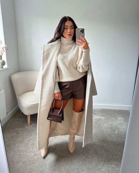 Lauren Bakewell (@lauren_bakewell) posted on Instagram • Jan 5, 2022 at 8:30am UTC Leather Brown Shorts, Brown Leather Shorts, Leather Shorts Outfit, Leather Trend, Black Leather Shorts, Faux Leather Shorts, Boho Jumpsuit, Brunch Date, Zara Shorts