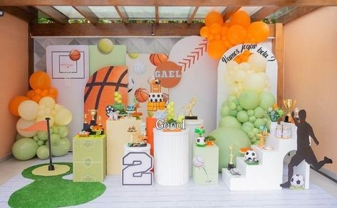 Soccer Party Decorations, Olympic Theme, Sports Theme Birthday, Basketball Party, Birthday Party Decorations Diy, Soccer Party, Sports Party, Sports Balls, Sports Theme