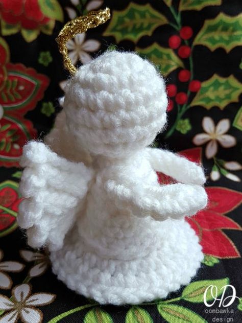 Little Crochet Angel http://oombawkadesigncrochet.com/2016/11/little-crochet-angel.html Crochet Crosses, Angels Crochet, Xmas Crochet, Crochet Angel Pattern, Crochet Angels, Crochet Angel, Christmas Angel Ornaments, Crochet Xmas, Crochet Christmas Decorations