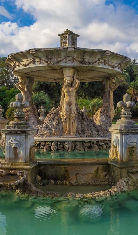 One of the best free things to do in Rome for couples, kids and solo travelers is to discover all the most magical gardens and parks in Rome, from Villa Borghese to Villa Torlonia and the Botanical Garden of Rome - discover all the most beautiful gardens in Rome, and enjoy some quiet downtime! best places to visit in rome | best hidden gems in rome | best things to do in rome for digital nomads | best cities to visit in europe | best parks in rome | most secret places in rome to visit for free Italian Places To Visit, Rome Gardens, Rome Spring, Rome Places, Rome In May, Vatican Gardens, Museums In Italy, Rome Secret Places, Summer In Rome