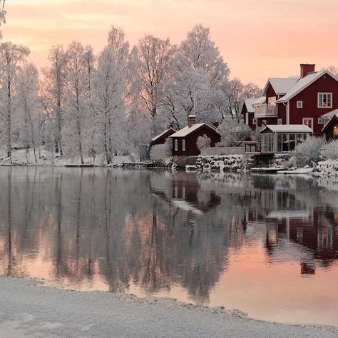 Sweden 🇸🇪 Norwegian Cabin, Sweden Aesthetic, Wallpaper Cantik, Sweden Travel, Foto Tips, Winter Magic, Winter Scenery, Europe Travel Destinations, Winter Pictures