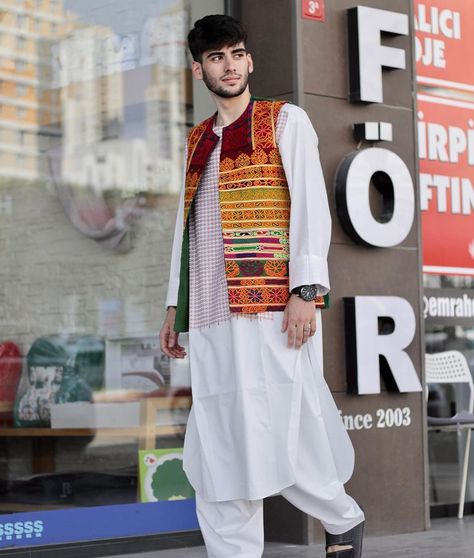 Afghani Clothes Men, Mud Wall, College Fest, Afghani Clothes, Afghan Fashion, Kurta Design, Afghan Clothes, Afghan Dresses, Drawing Inspo