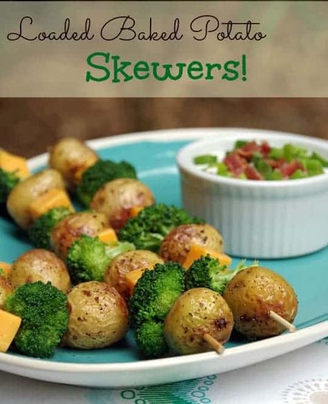 Potato Skewers, Recipes Potatoes, Potato Baked, Food On Sticks, Loaded Baked Potato, Potato Toppings, Easy Potato Recipes, Baked Potato Recipes, Skewer Recipes