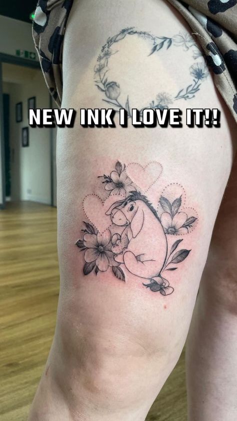 Piglet Tattoo, Eeyore Tattoo, Winnie The Pooh Tattoos, Fandom Tattoos, Hip Thigh Tattoos, New Tattoo Designs, Forearm Tattoo Women, Red Tattoos, Stylist Tattoos