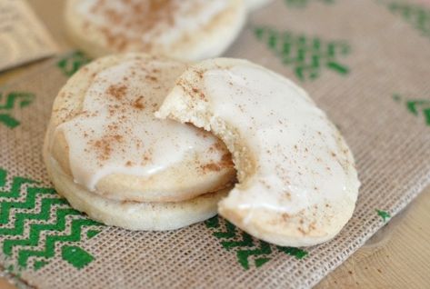 Chai Tea Cookies, Glass Of Tea, Vanilla Chai Tea, Vanilla Chai, Tea Cookies, Local Coffee, Holiday Foods, Glaze Recipe, Chai Tea