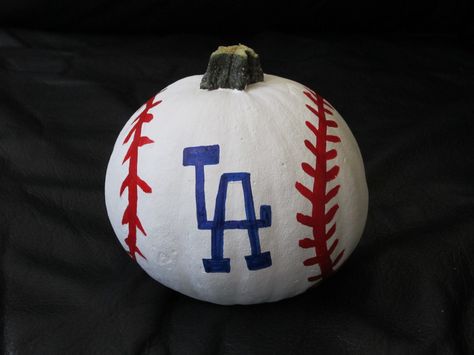 L.A. Dodgers painted pumpkin. La Dodgers Pumpkin, Dodgers Pumpkin Painting, Dodger Pumpkin Ideas, Halloween Softball, Halloween Canvas Paintings, Pumpkin Idea, Cute Halloween Makeup, Pumpkin Designs, Halloween Pumpkin Designs