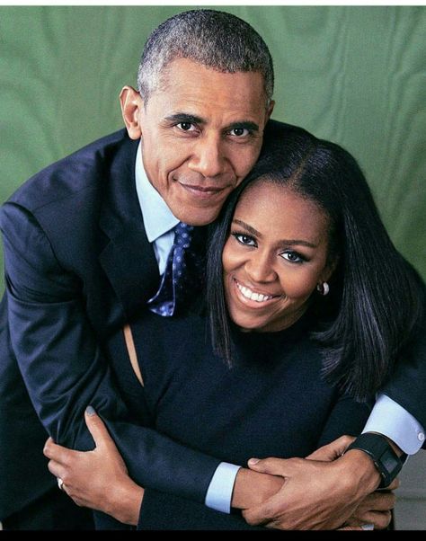 Going to miss these two! The epitome of grace and class! 😢💖 Barack Obama Family, Michelle And Barack Obama, Obama Family, First Ladies, Black Presidents, Barack And Michelle, Afrikaanse Mode, American Presidents, Blue Mountain