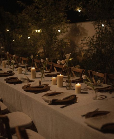 Wedding Dinner Intimate, Intimate Dinner Reception, Micro Wedding Table Setting, Small Wedding Reception Ideas Indoor, Small Wedding Dinner, Intimate Wedding Dinner, Engagement Dinner, Intimate Wedding Reception, Dinner At Home