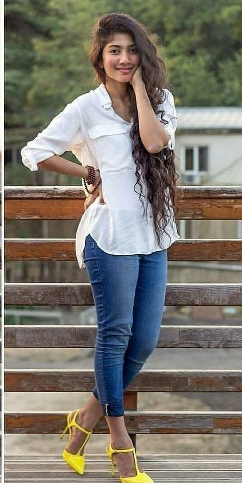 Jeans Tops Indian Style, Shirt And Jeans Women, Tops Indian, Star Outfit, Trendy Outfits Indian, Sai Pallavi, Tight Dress Outfit, Celebrity Casual Outfits, Stylish Photo Pose