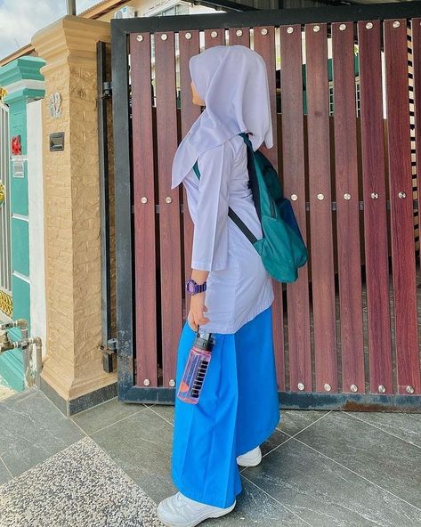 Awek Ootd Sekolah Rendah, Awek Sekolah, Awek Melayu, Foto Cewek Hijab Aesthetic, Hijab Teen, Seluar Ketat, Stylish Hijab, Hijab Fashionista