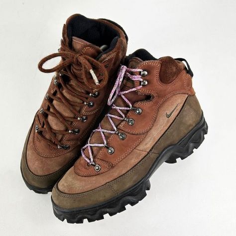 1996 Nike ACG Air Lahar Mid Nike Acg Boots, Men Over 50, River Valley, Nike Acg, Fashion For Men, The Low, Bushcraft, High Quality Leather, Boots Men