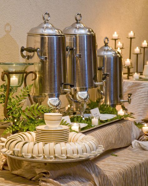 Coffee/Tea Station-nice way to stack cups silver tray instead of plastic trays lifted coffee cafaffes Katering Pernikahan, Ideas Para Catering, Coffee Bar Wedding, Buffet Set Up, Tea Station, Catering Display, Buffet Set, Coffee Wedding, Buffet Display