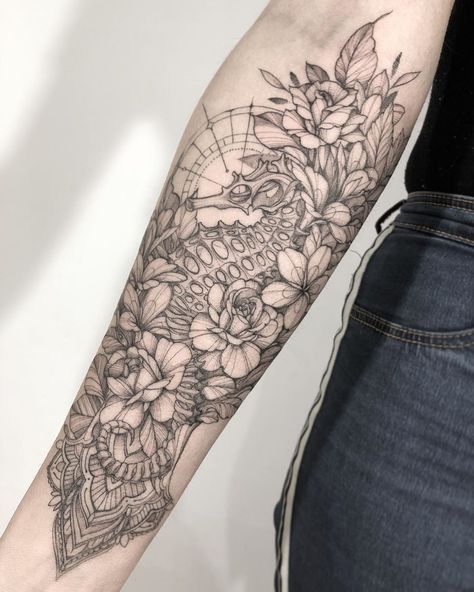 Seahorse Skeleton, Skeleton Tattoo, Skeleton Tattoos, Flowers Tattoo, Ink Art, Geometric Tattoo, Flower Tattoo, Tatting, Skeleton