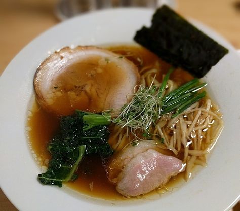 Soy Sauce Ramen, Ramen Broth, Shoyu Ramen, Best Ramen, Ramen Recipe, Homemade Ramen, Ramen Restaurant, Ramen Recipes, Broth Recipes