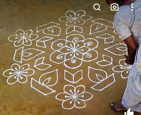 Rangoli Designs With Dots Indian, Big Kolam With Dots, Dotted Rangoli Design With Colour, Dot Rangoli With Colour, Dotted Rangoli, Simple Rangoli With Dots, Muggulu Dots, Deepam Kolam, Ganesha Rangoli