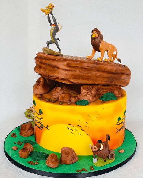 Lion King Cake Design Images (Lion King Birthday Cake Ideas) Simba Theme Birthday Cake, The Lion King Cake Ideas, Lion King Birthday Cake Ideas, Lion King First Birthday Cake, Lion King 1st Birthday Cake, Diy Lion King Cake, Lion King Birthday Party Ideas Cake, Simba Cake Ideas, Simba Lion King Cake