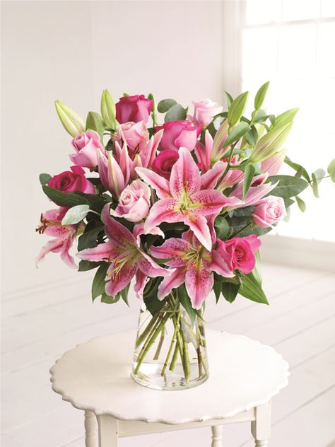 Flower Arrangement With Lilies, Rose And Lily Bouquet, Pink Bouquets, Pink Lily Flower, Pink Flower Arrangements, Pink Lilies, Inspiration For Women, Favourite Flowers, Lily Bouquet