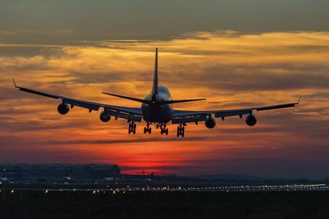 Hartsfield–jackson Atlanta International Airport, Klm Airlines, Airplane Painting, Atlanta Airport, Airplane Wallpaper, Miami International Airport, Airplane Photography, Airplane Art, Singapore Airlines