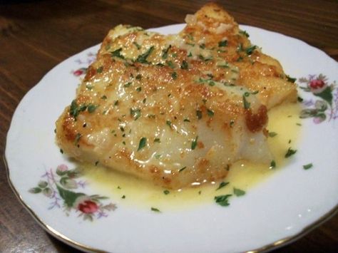 Butter Baked Cod, Baked Cod Recipes, Pan Fried Fish, Cod Recipes, Fish Dinner, Baked Fish, Lemon Butter, Think Food, Idee Pasto Sano