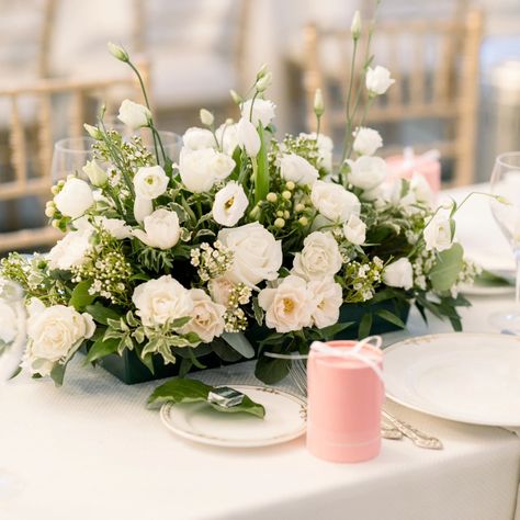 Classic all white "table meadow" low centerpieces for this @parkchateau wedding. #glensideabbeyflorals #whitewedding #njfloraldesigner #njweddingflowers #njweddingflorist #cranfordweddingflorist #floraldesign #eventdesign Low Floral Centerpieces, Round Table Centerpieces Wedding, Round Table Centerpieces, White Floral Centerpieces, Low Centerpieces, Nj Weddings, Wedding Table Centerpieces, White Table, Floral Centerpieces