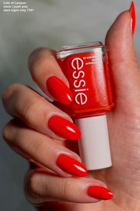 Essie 2023, Essie Geranium, Vacation Nail Designs, Nail Polish Colors Summer, Summer Nail Polish, Nagellack Trends, Red Nail Polish, Vacation Nails, Essie Nail Polish