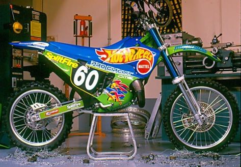 #twostroketuesday . A long lost photo at MXA . 1993 #kawasaki KX125 #2stroke . Dave Miller of DMC built this full bodywork Kawasaki for… Motocross Decals, Supermoto Bikes, Kawasaki Dirt Bikes, Motocross Action, Enduro Vintage, Vintage Factory, Dave Miller, Bike Magazine, Mx Bikes