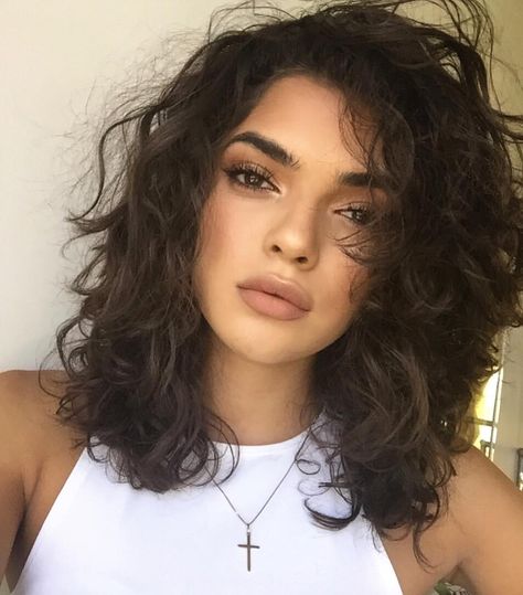 See this Instagram photo by @valerie_star • 958 likes Scene Hair, Short Haircut, Medium Hair Cuts, Curly Hair Cuts, Short Curly Hair, Grunge Hair, Long Curly Hair, Long Curly, Perm