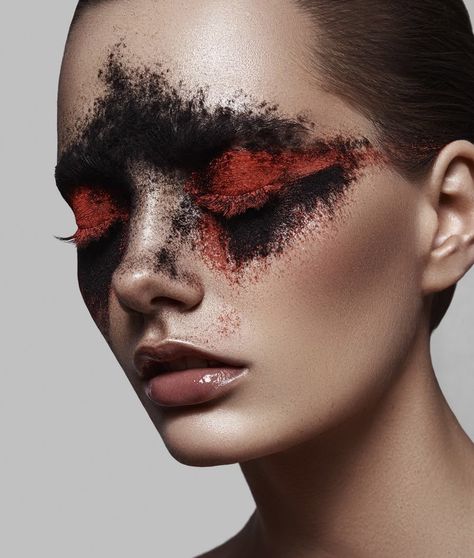 Rebellious Makeup Look, Avant Garde Makeup Creative Inspiration, Avant Garde Makeup Creative, Avangard Makeup, Creative Makeup Photography, Exaggerated Makeup, Smeared Makeup, Fashion Makeup Photography, Black And Red Makeup