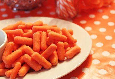 Color Orange Birthday Party, Color Party Orange Ideas, Orange Colored Food, Orange Colored Foods For Party, Orange Themed Food, Orange Snacks For Color Party, Orange Foods For Color Party, Orange Foods For Party, Orange Party Food