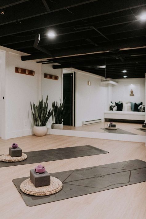 Example of a transitional home yoga studio design in Cleveland Home Yoga Studio Design, Yoga Home Studio, Home Pilates Studio, Home Yoga Studio, Yoga Sanctuary, Yoga Studio Design, Healing Room, Wellness Studio, Transitional Home