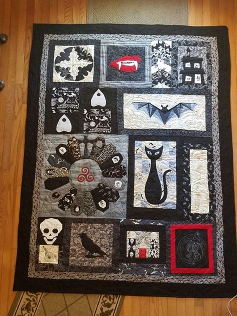 Weird Quilt Patterns, Skeleton Quilt Pattern, Gothic Quilt Pattern, Quilt Patterns Halloween, Halloween Patchwork Quilt, Spooky Quilt Patterns, Gothic Quilt Ideas, Witchy Quilt Pattern, Cemetery Quilt