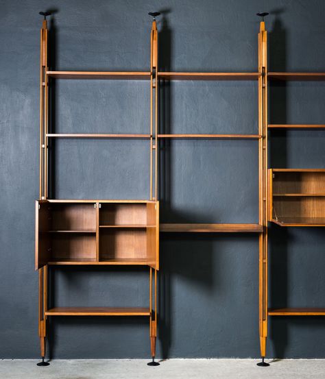 Interlocking Furniture, Italian Rationalism, Bookcase Bar, Diy Mid Century, Mid Century Cabinet, Modular Cabinets, Franco Albini, Library Ladder, Showroom Display